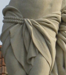 calvaire en grès -detail calvaire en grès -detail