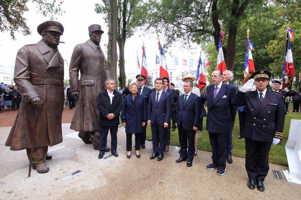 Inauguration officielle du monument De Gaulle Churchill , sculpteur Patrick BERTHAUD